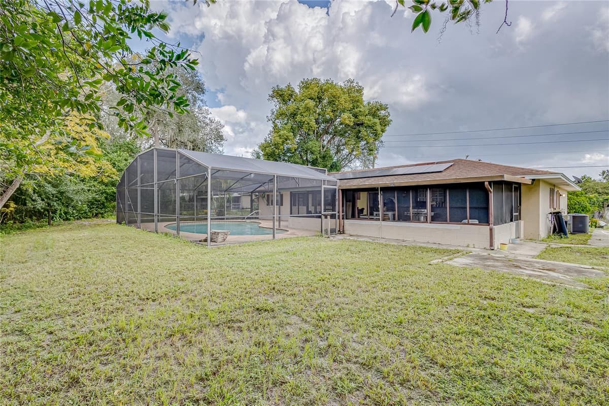 1522 GAINESVILLE DRIVE — photo 5 of 24