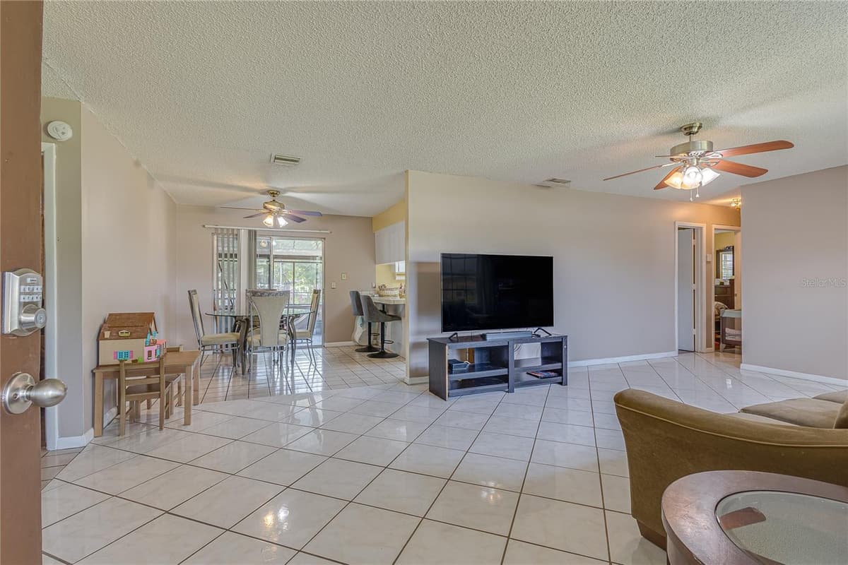 1522 GAINESVILLE DRIVE — photo 19 of 24