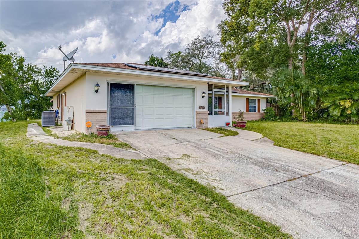 1522 GAINESVILLE DRIVE — photo 2 of 24