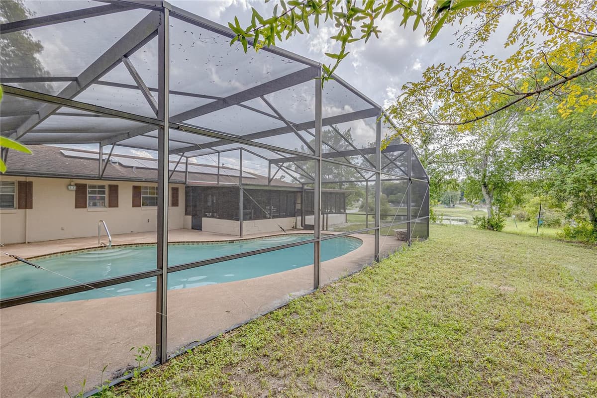 1522 GAINESVILLE DRIVE — photo 4 of 24