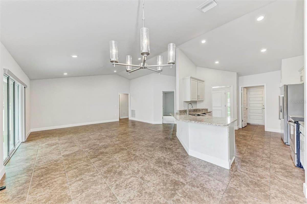 105 DARTMOUTH ROAD — photo 8 of 100