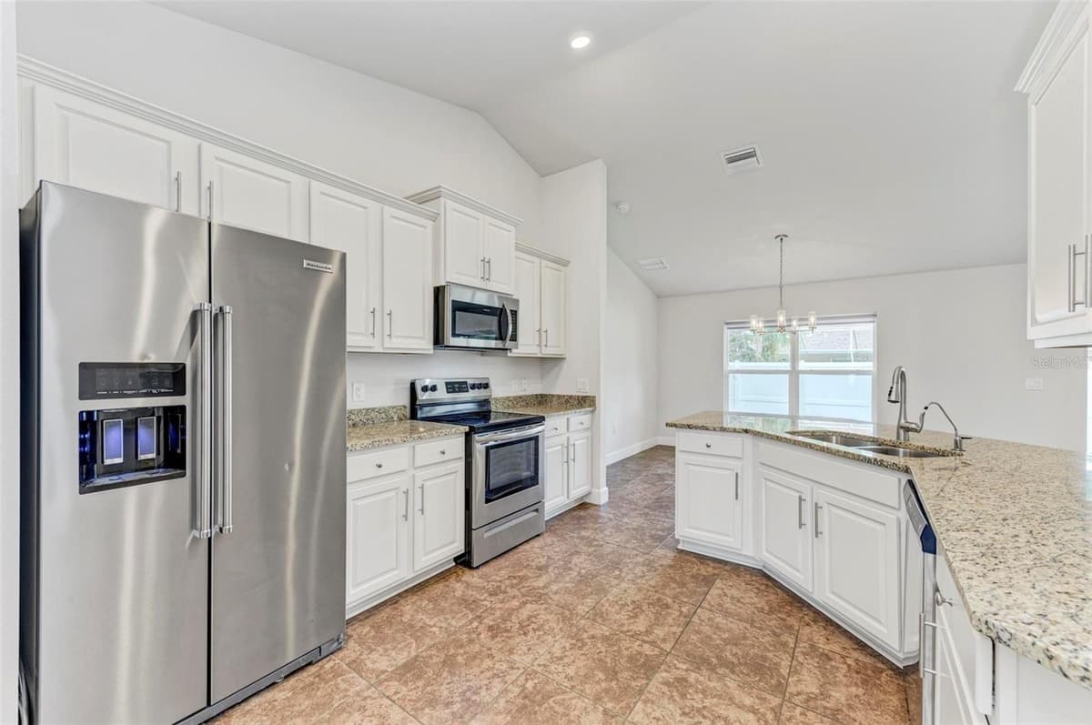 105 DARTMOUTH ROAD — photo 10 of 100
