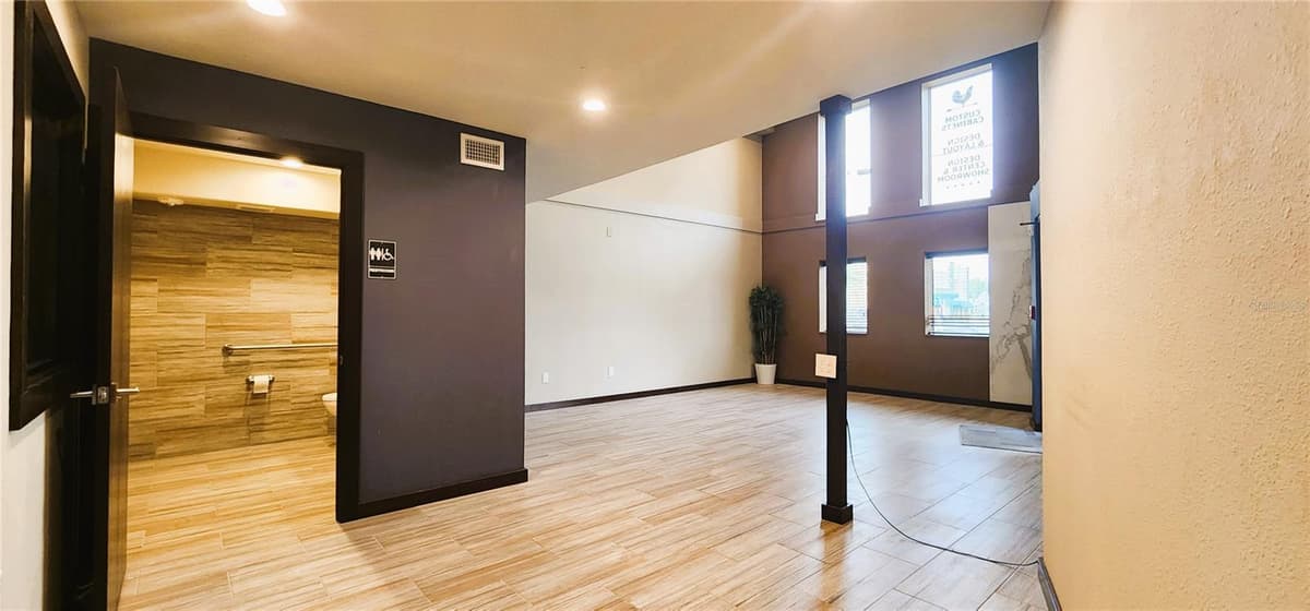 251 PARK AVENUE — photo 4 of 17