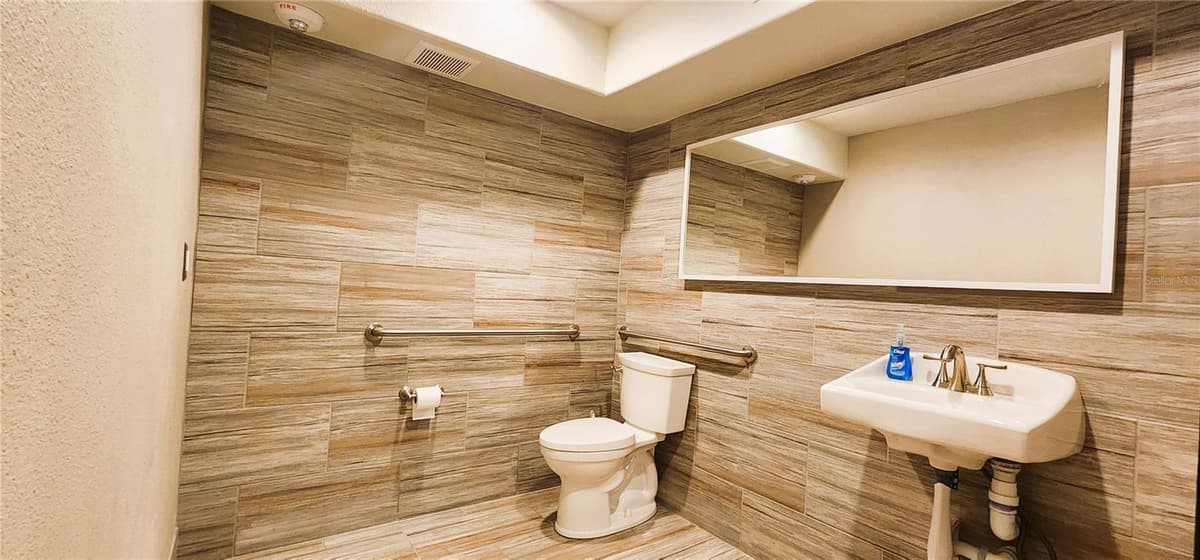 251 PARK AVENUE — photo 10 of 17