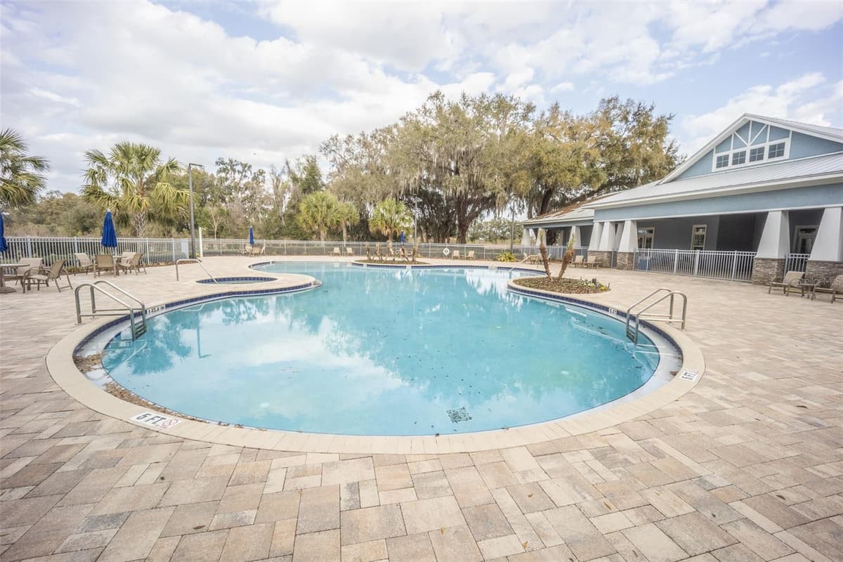 10611 GRAND OAKS BOULEVARD — photo 35 of 80