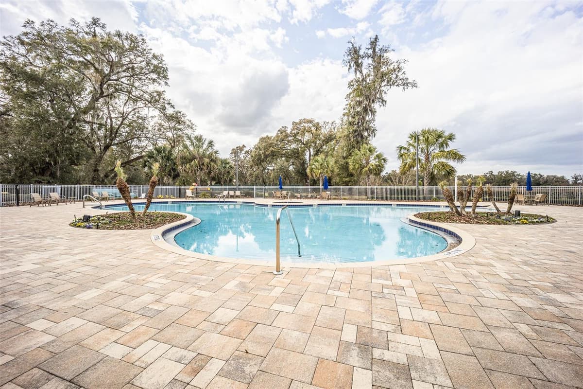 10611 GRAND OAKS BOULEVARD — photo 33 of 80