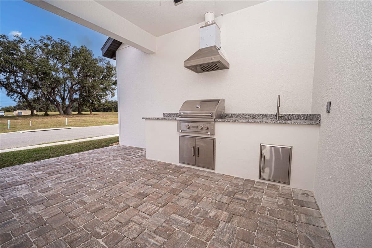 10611 GRAND OAKS BOULEVARD — photo 22 of 80