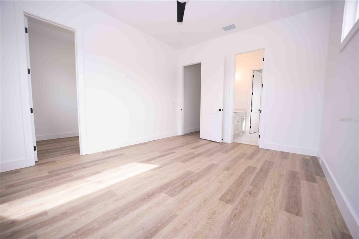 10611 GRAND OAKS BOULEVARD — photo 56 of 80