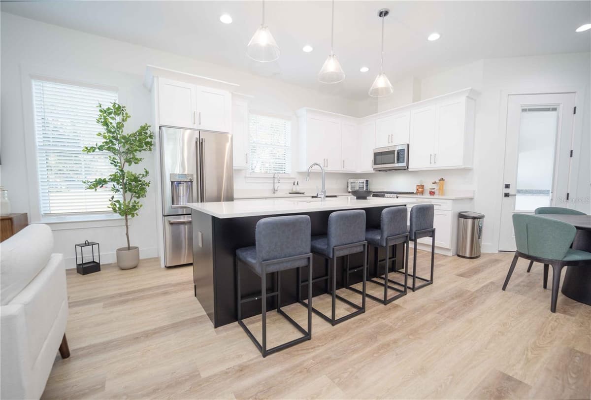 10611 GRAND OAKS BOULEVARD — photo 10 of 80