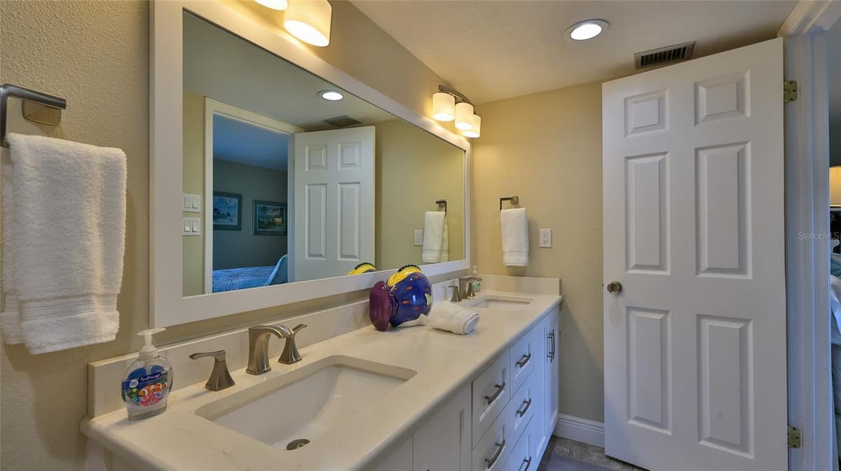 5207 ATLANTIC AVENUE — photo 23 of 57