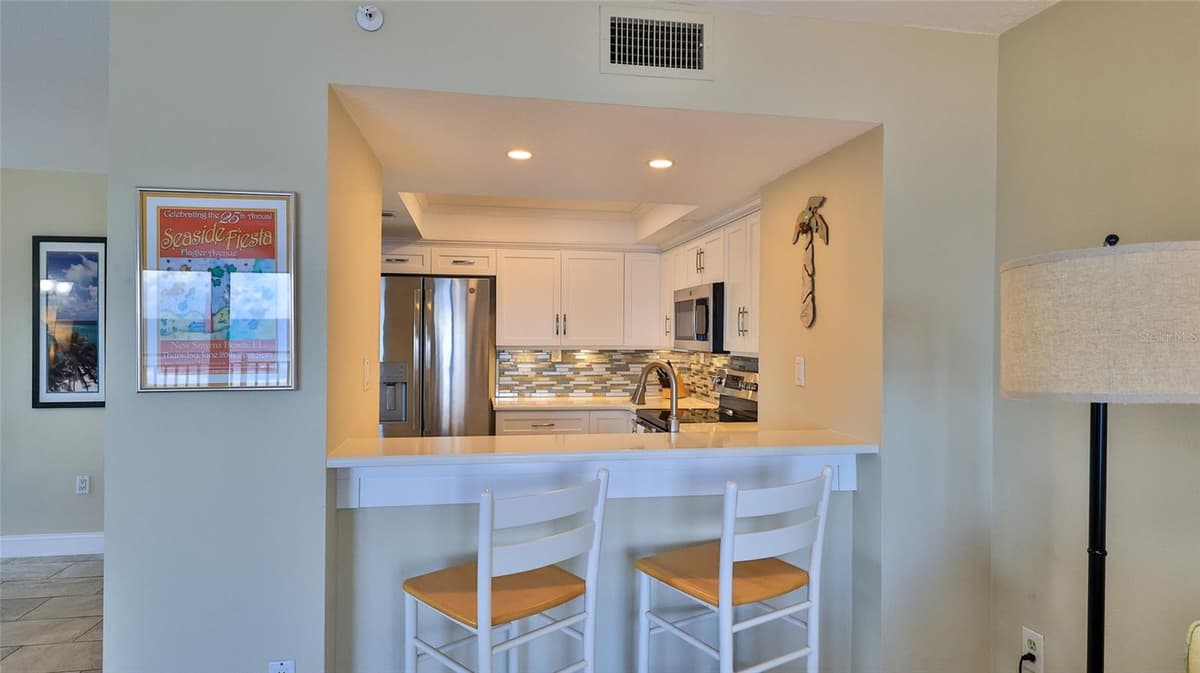 5207 ATLANTIC AVENUE — photo 11 of 57