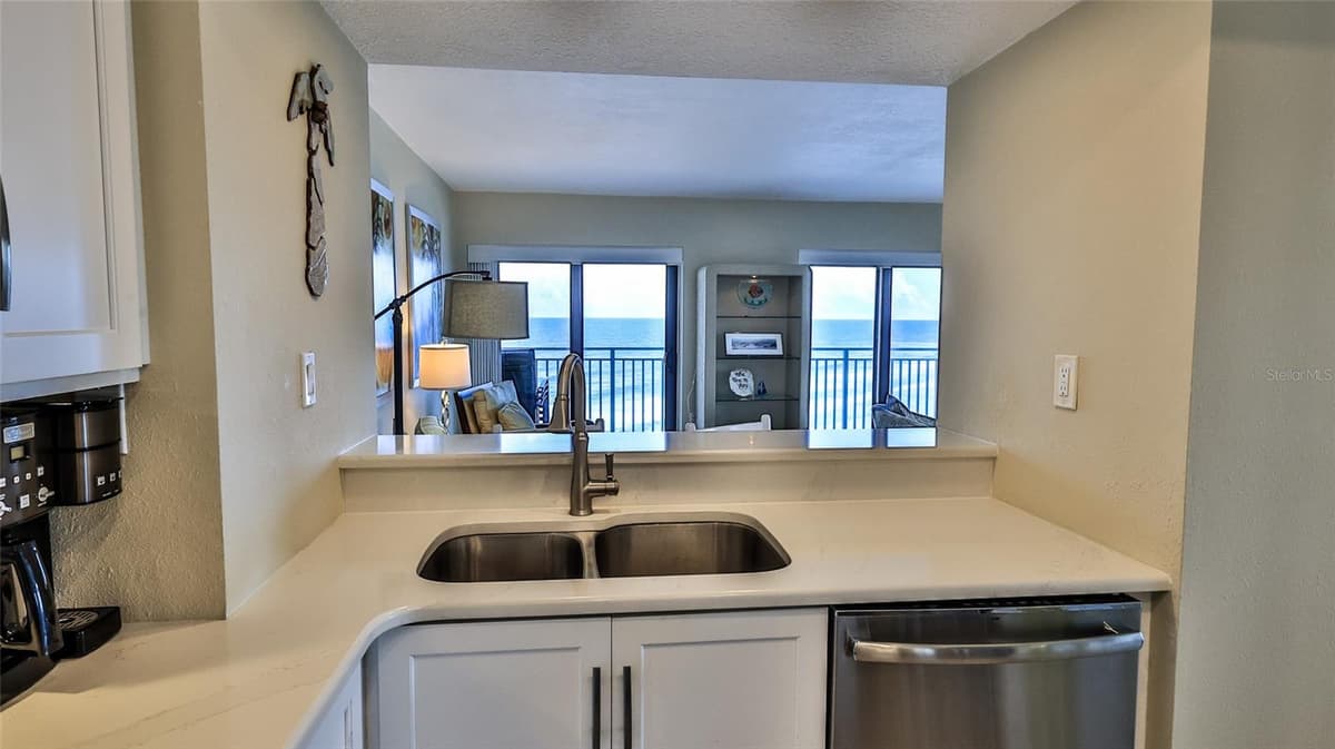 5207 ATLANTIC AVENUE — photo 12 of 57