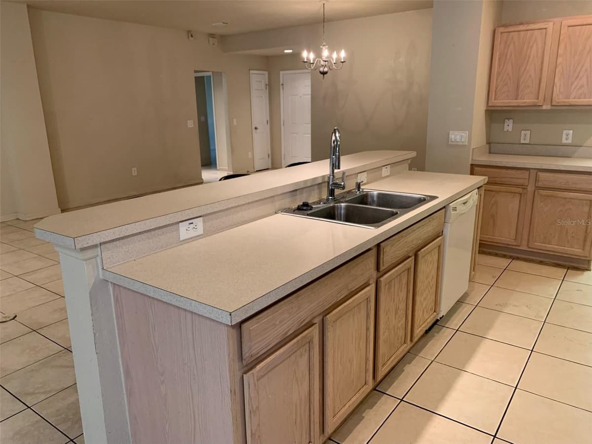 4311 53RD TERRACE — photo 7 of 28