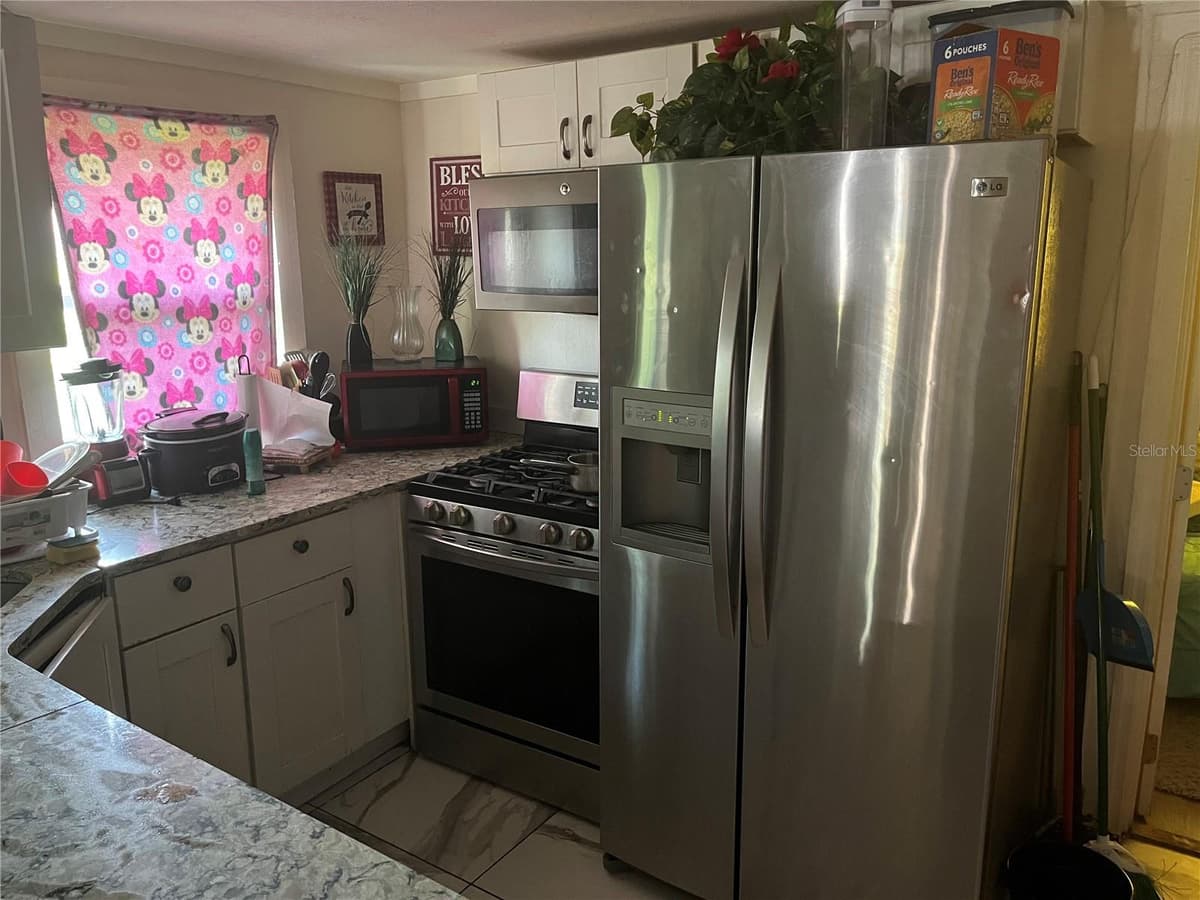 1161 KINGSLEY STREET — photo 4 of 8