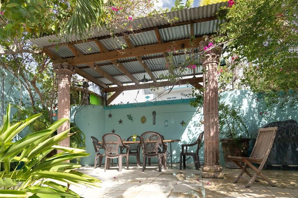 220 CALLE PRUDENCIO QUIÑONES — photo 8 of 37