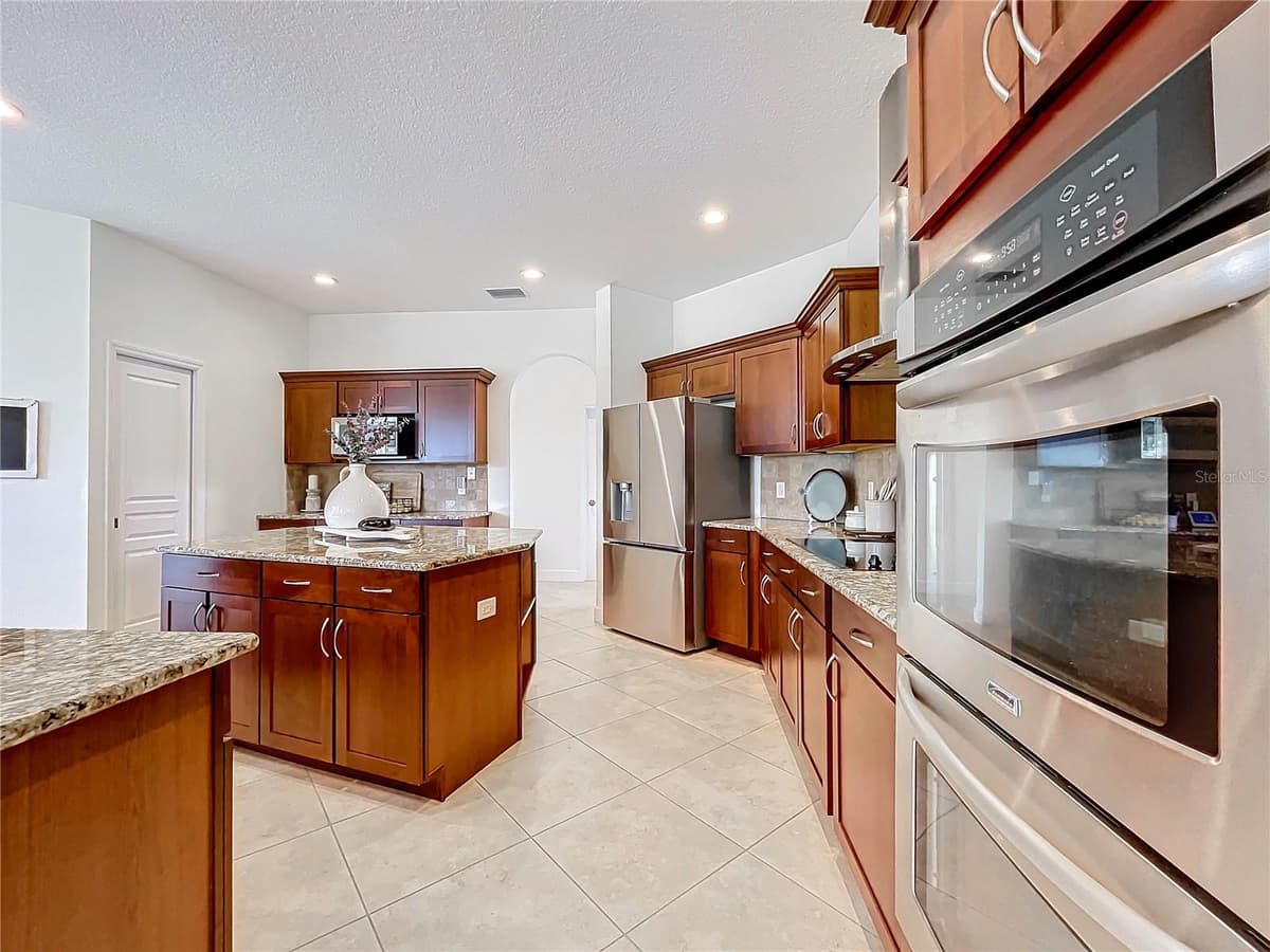 275 CR 552 — photo 14 of 69