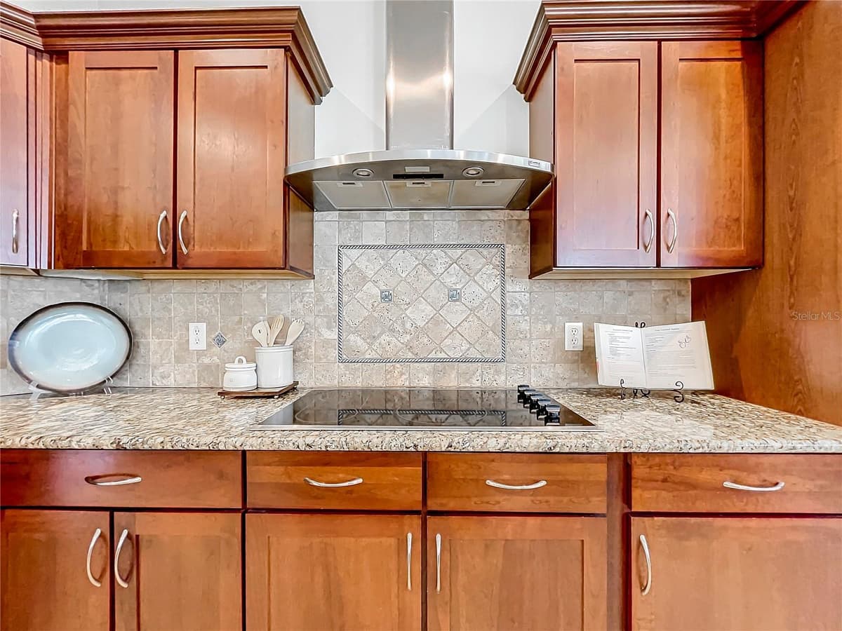 275 CR 552 — photo 13 of 69
