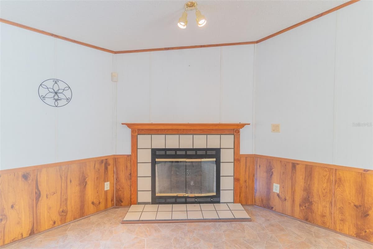 3606 LAZY LAKE DRIVE — photo 5 of 36