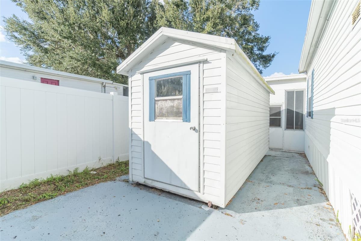 3606 LAZY LAKE DRIVE — photo 19 of 36