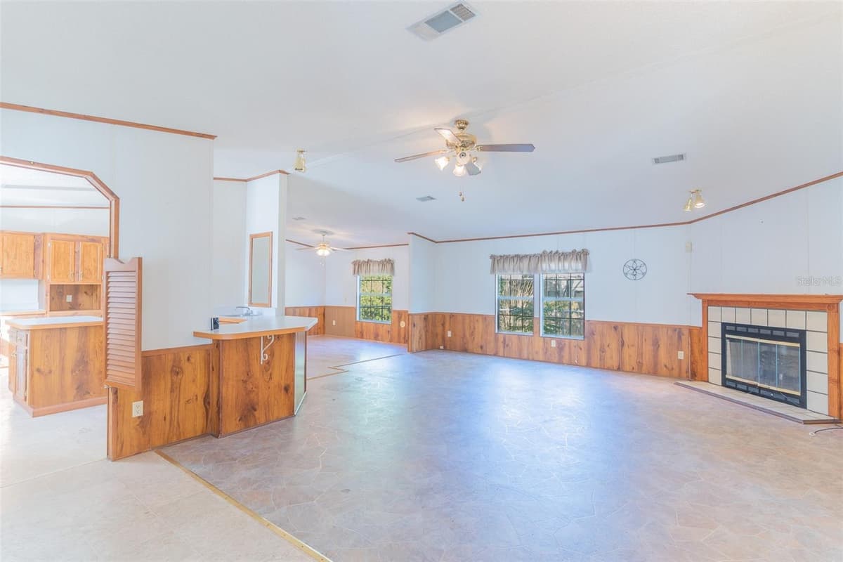 3606 LAZY LAKE DRIVE — photo 4 of 36
