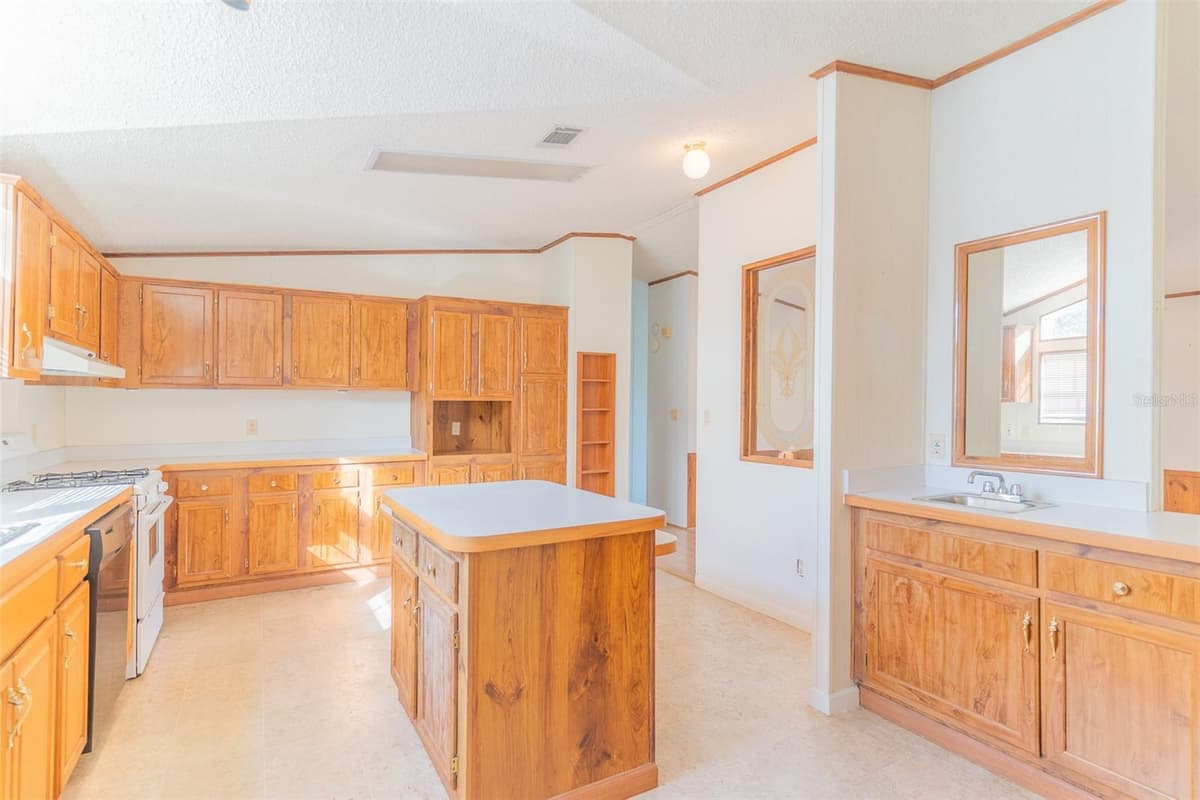 3606 LAZY LAKE DRIVE — photo 9 of 36