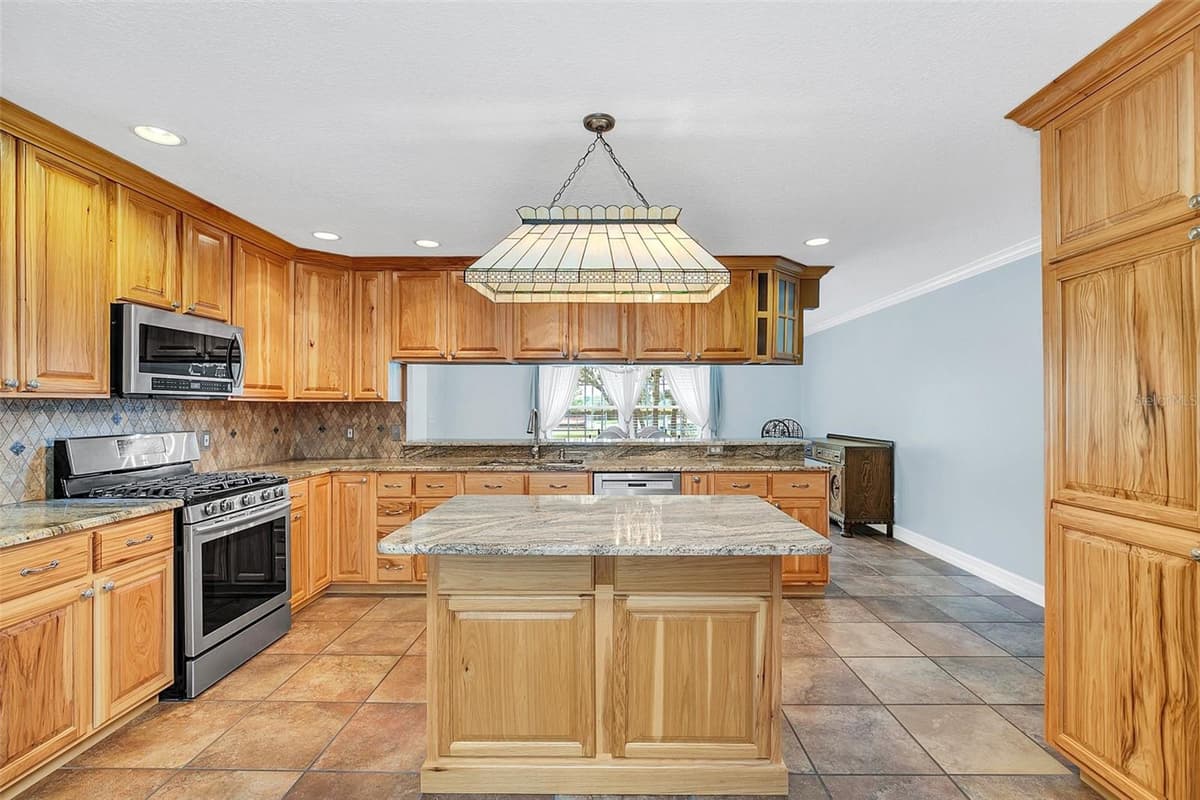 4147 BOGGY CREEK ROAD — photo 11 of 50