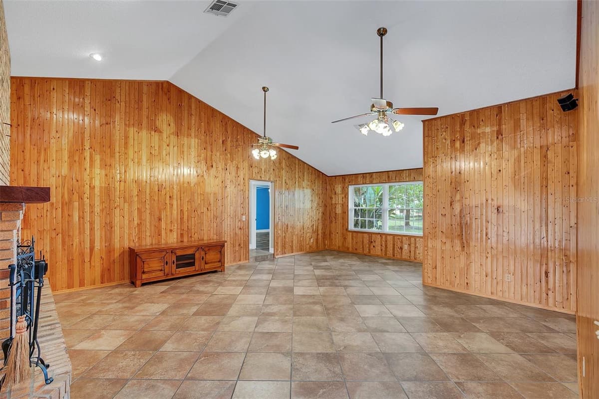 4147 BOGGY CREEK ROAD — photo 7 of 50