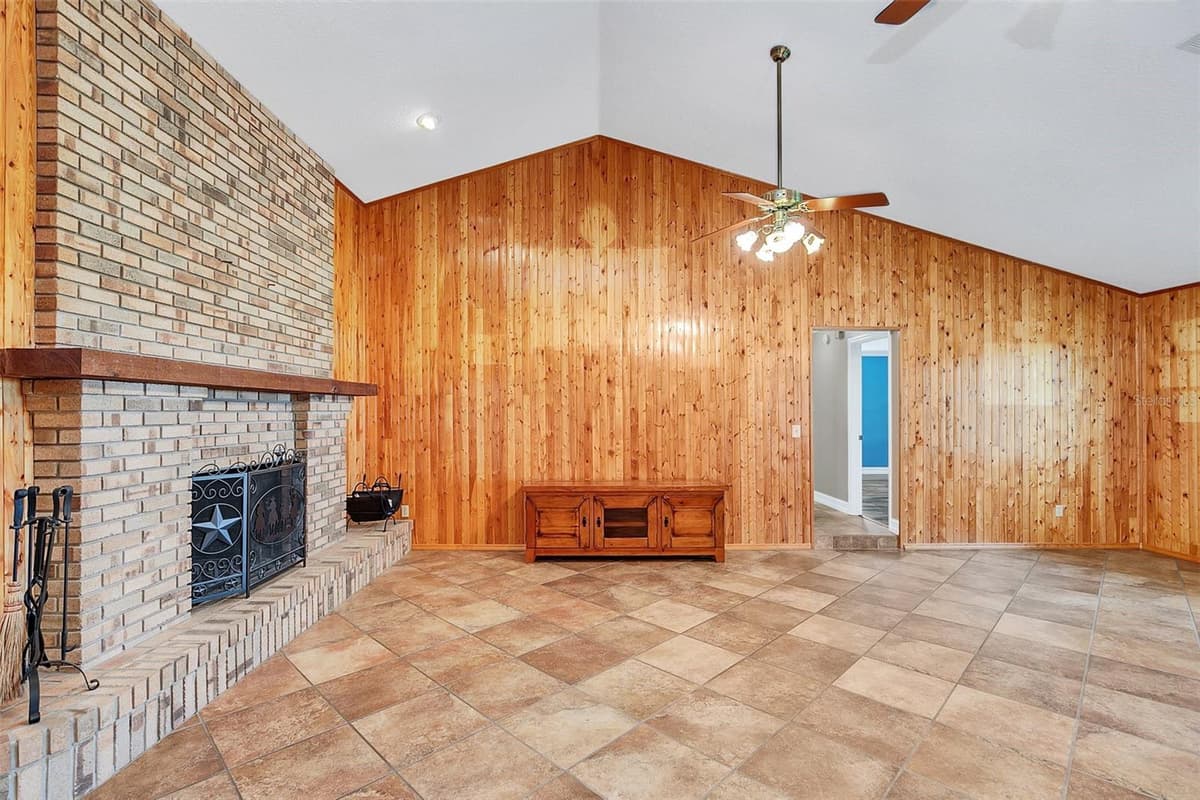 4147 BOGGY CREEK ROAD — photo 8 of 50