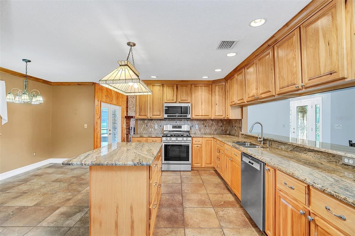 4147 BOGGY CREEK ROAD — photo 3 of 50