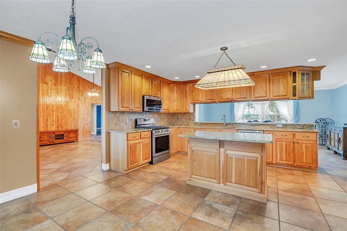4147 BOGGY CREEK ROAD — photo 10 of 50