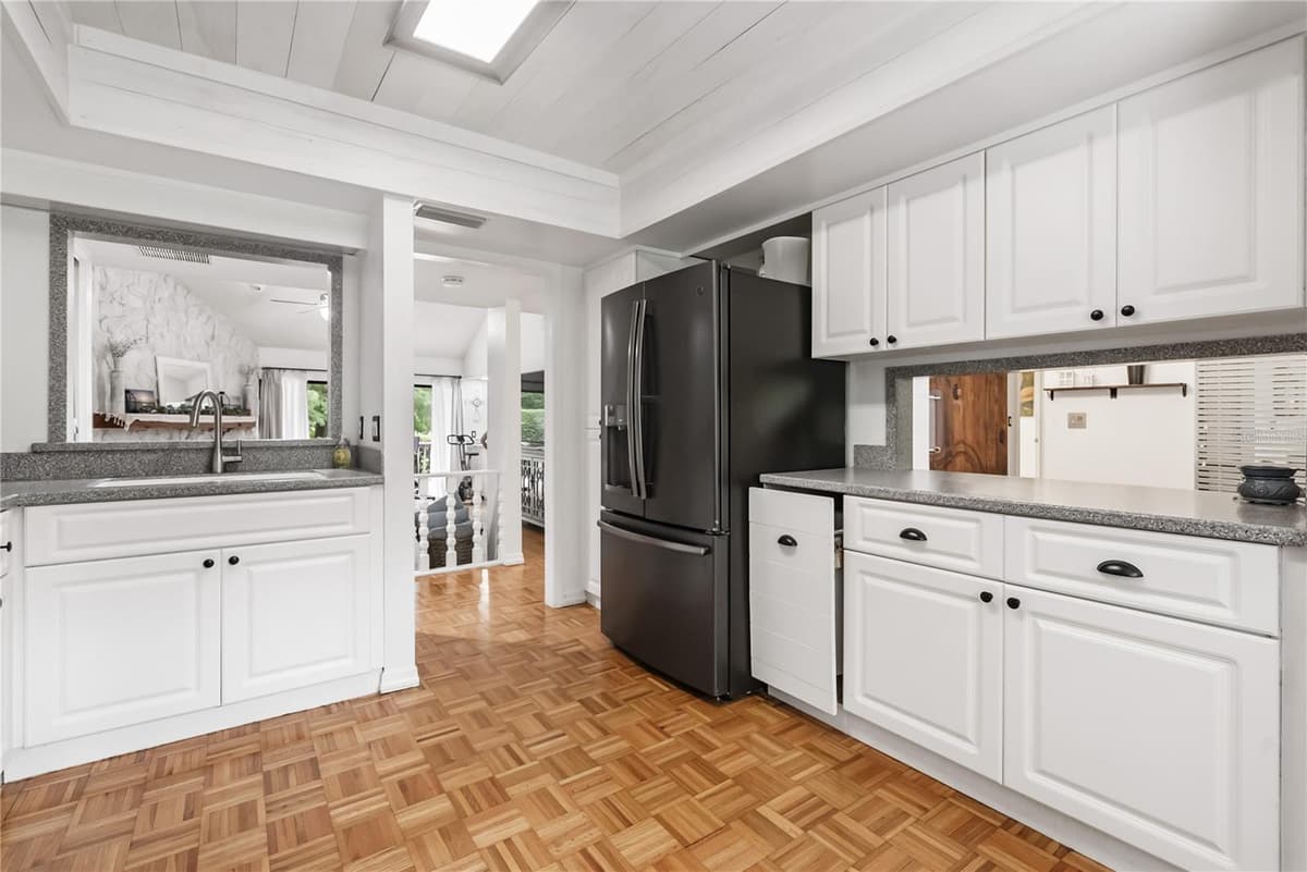 303 OLD MILL POND ROAD — photo 4 of 43