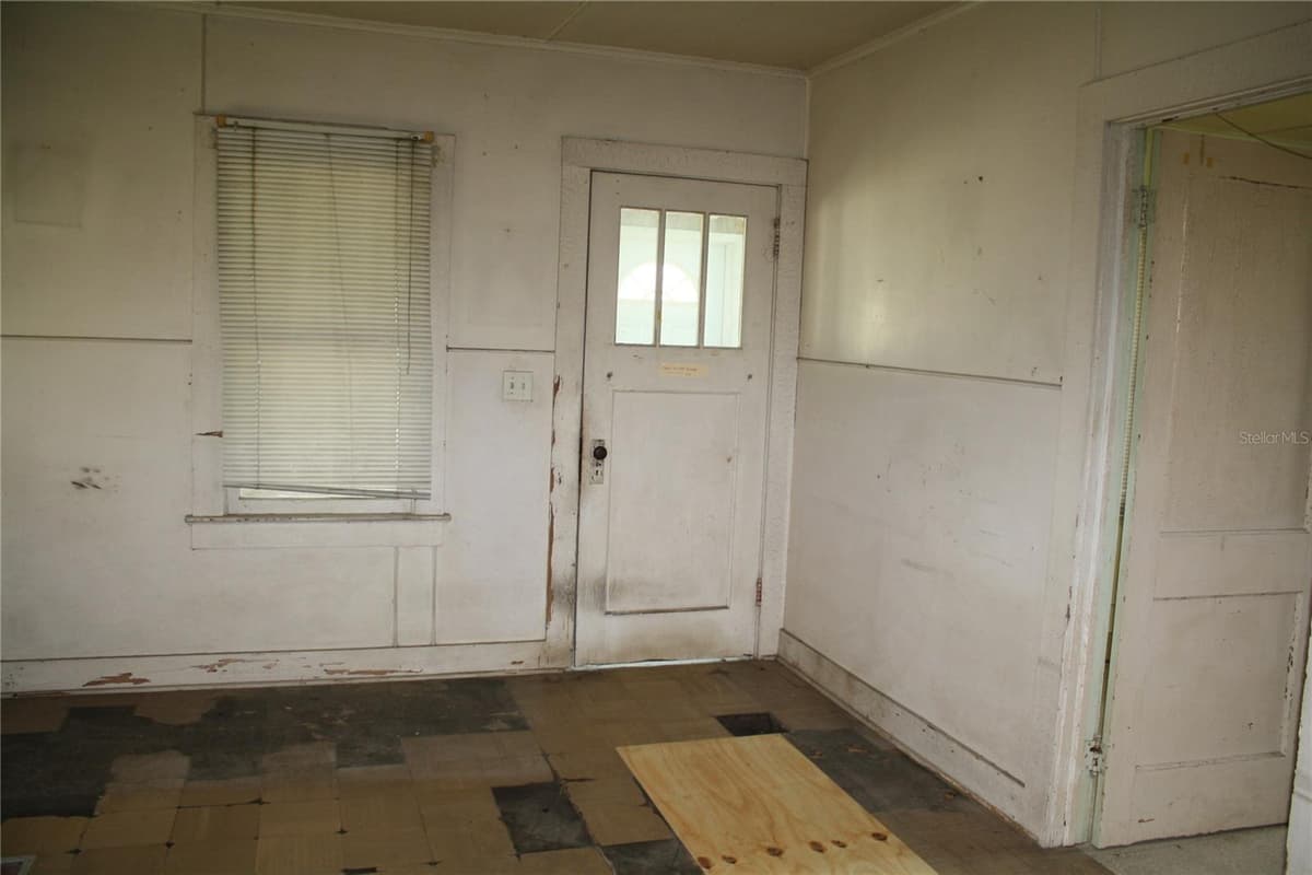 702 OLYMPIA AVENUE — photo 18 of 30