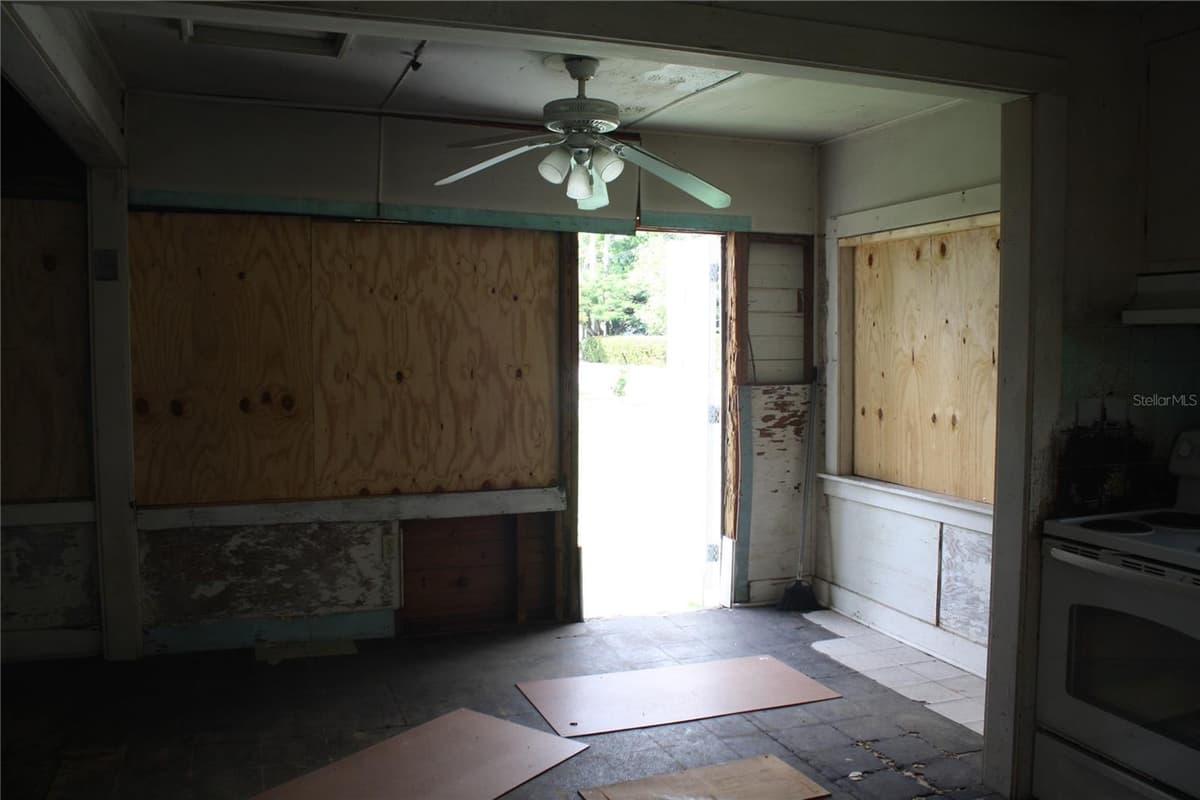 702 OLYMPIA AVENUE — photo 13 of 30