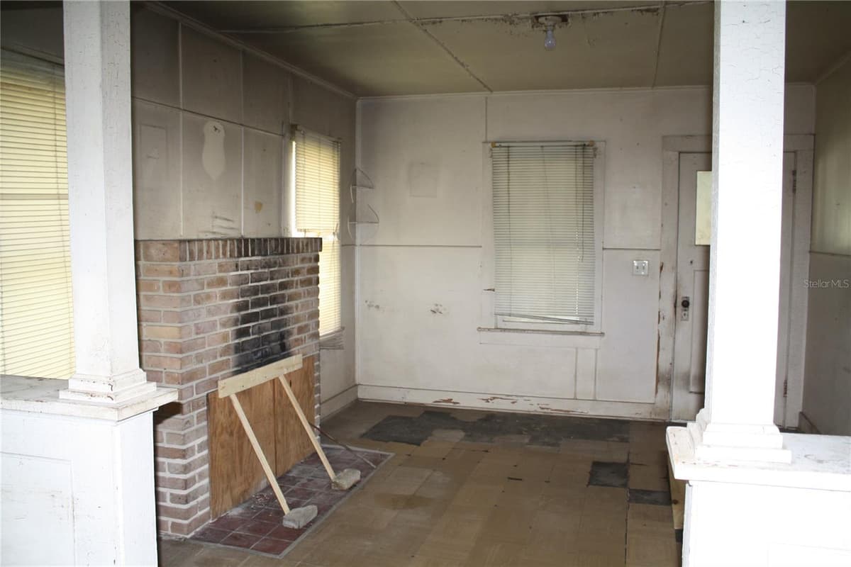 702 OLYMPIA AVENUE — photo 16 of 30