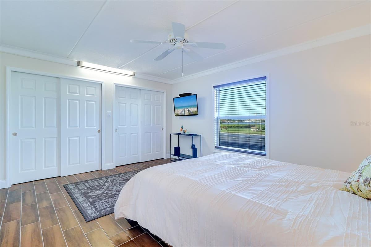 12760 INDIAN ROCKS ROAD — photo 18 of 45