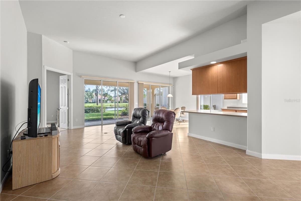 13180 IPOLITA STREET — photo 4 of 62