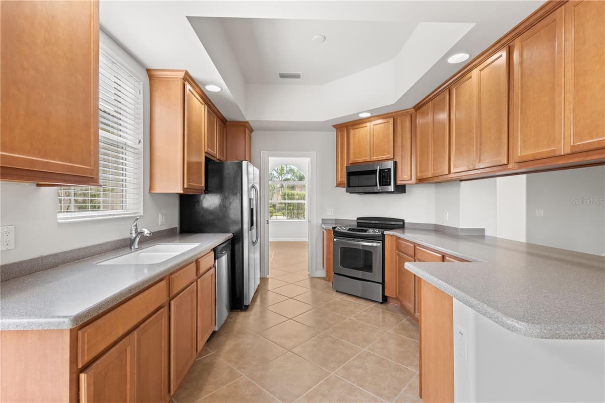 13180 IPOLITA STREET — photo 10 of 62