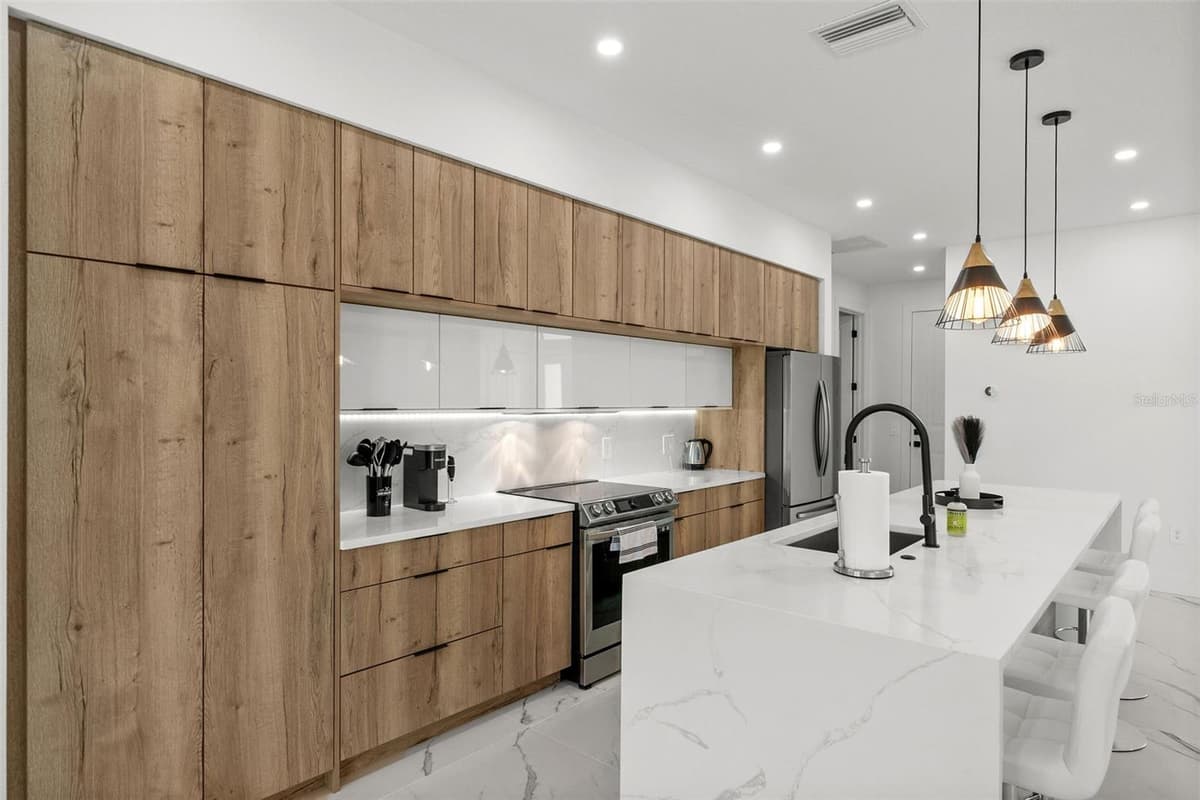 45 BUNKER LANE — photo 15 of 46
