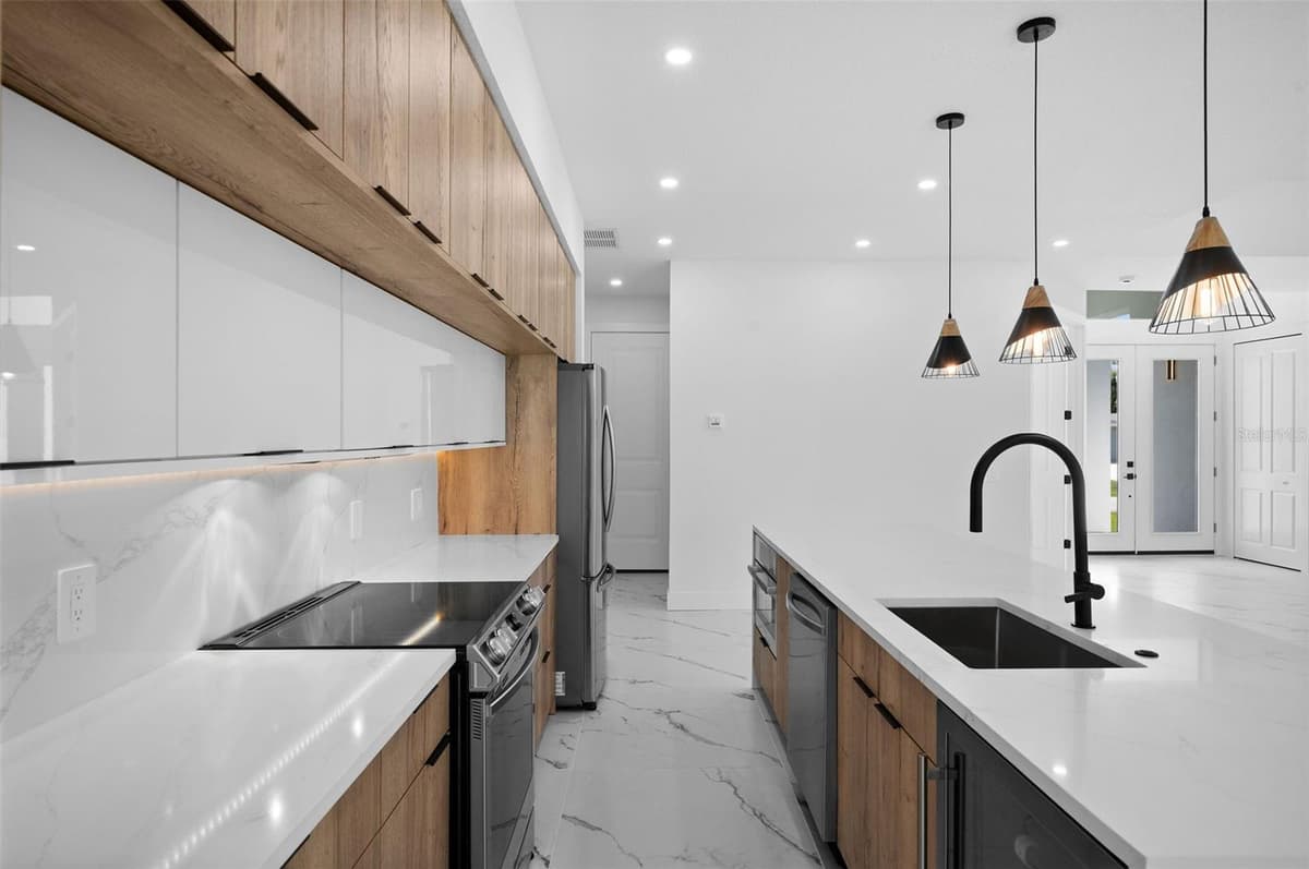 45 BUNKER LANE — photo 10 of 46