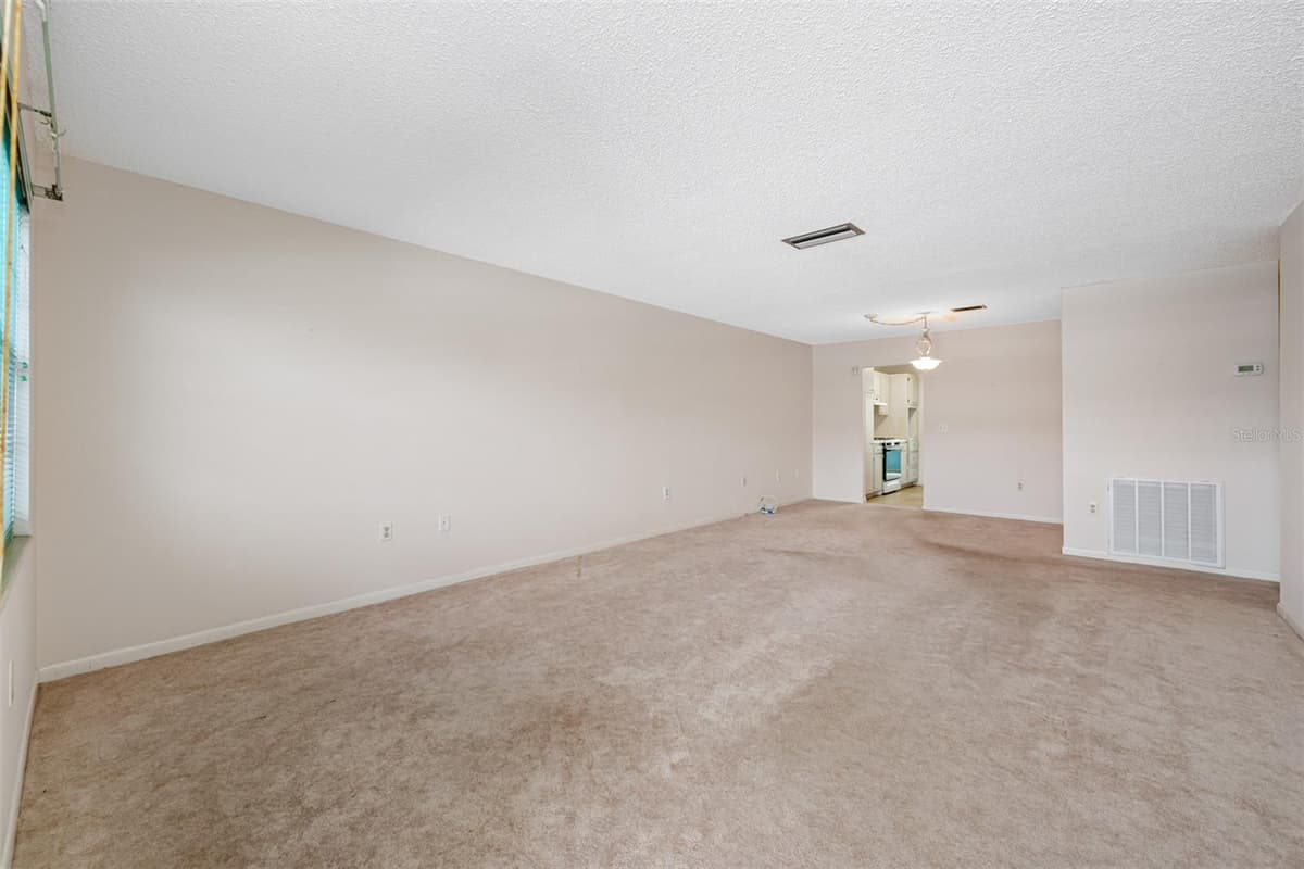 5521 80TH STREET — photo 13 of 44