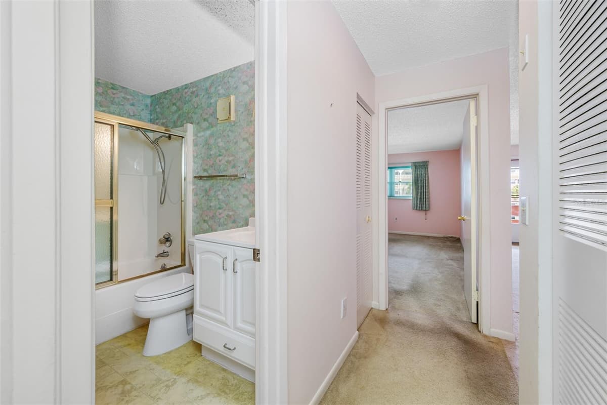 5521 80TH STREET — photo 27 of 44