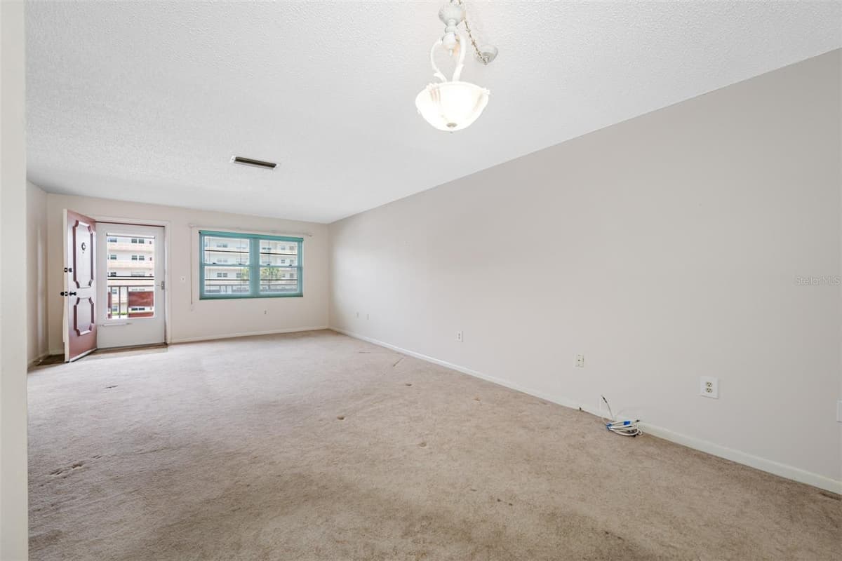 5521 80TH STREET — photo 12 of 44