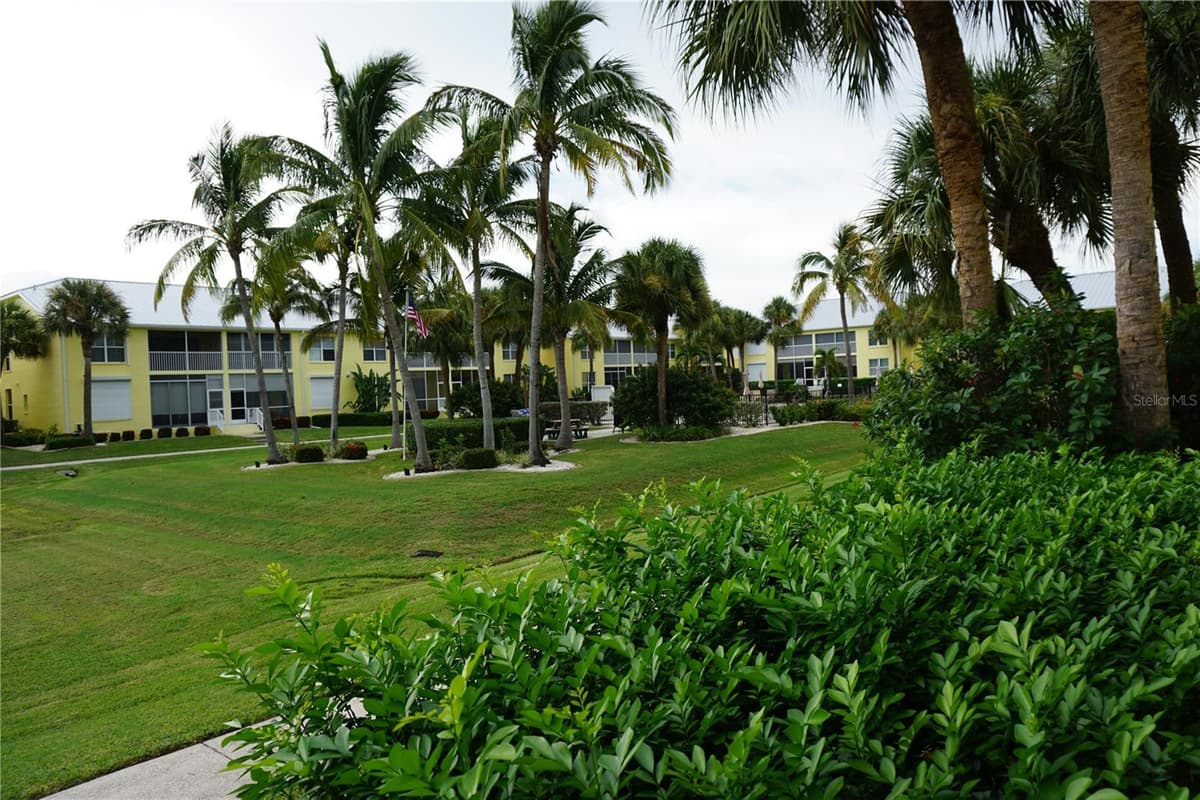 2000 BAL HARBOR BOULEVARD — photo 47 of 61