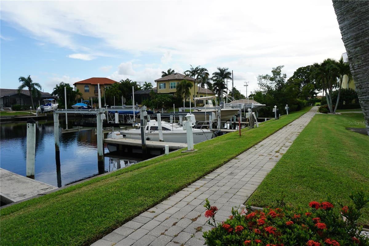 2000 BAL HARBOR BOULEVARD — photo 44 of 61