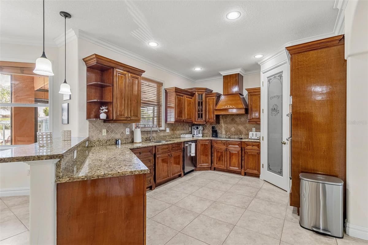 11302 SOUTHWIND LAKE DRIVE — photo 22 of 56