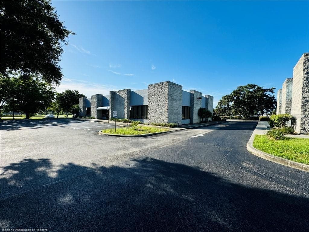 346 ROYAL PALM STREET — photo 3 of 32