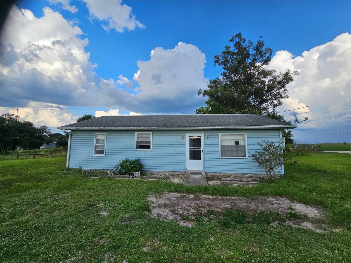 320 COUNTY ROAD 619 — photo 1 of 30