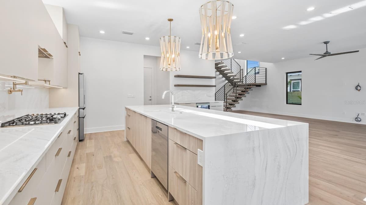 2203 GLENWOOD AVENUE — photo 13 of 25