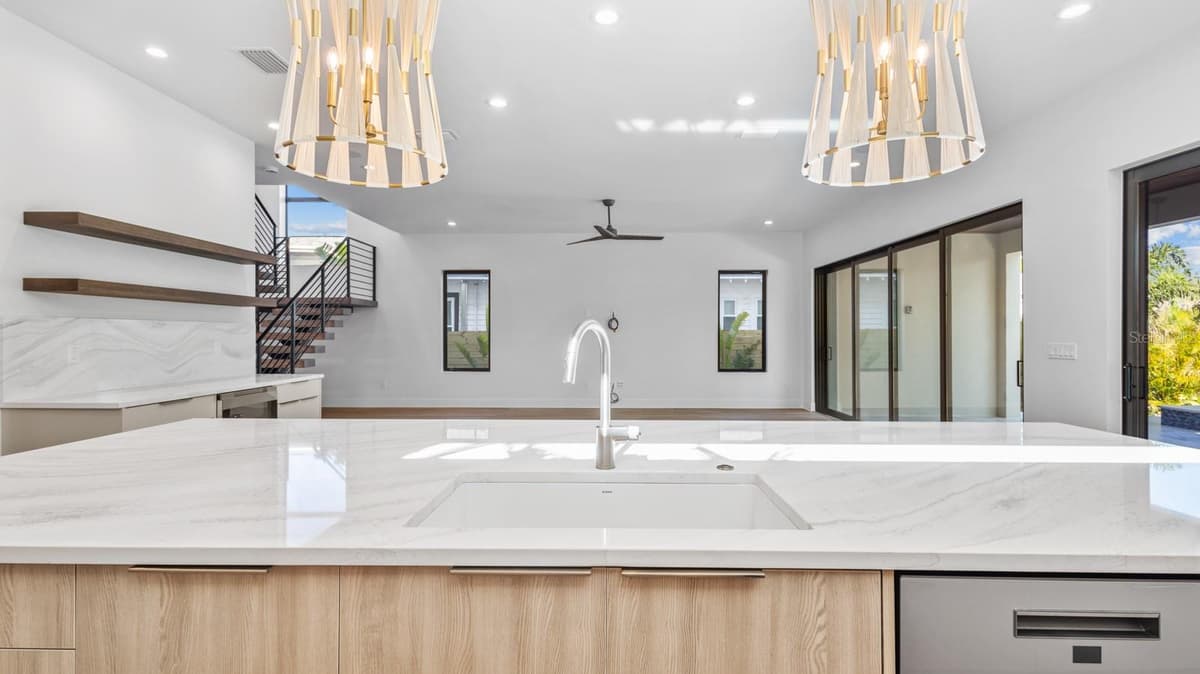 2203 GLENWOOD AVENUE — photo 14 of 25