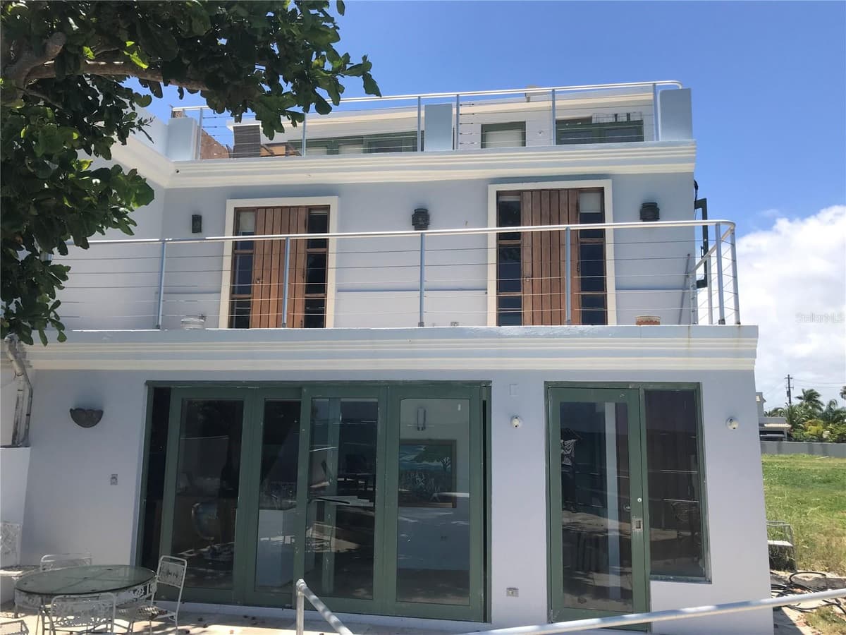 2 EMAJAGUA — photo 1 of 24